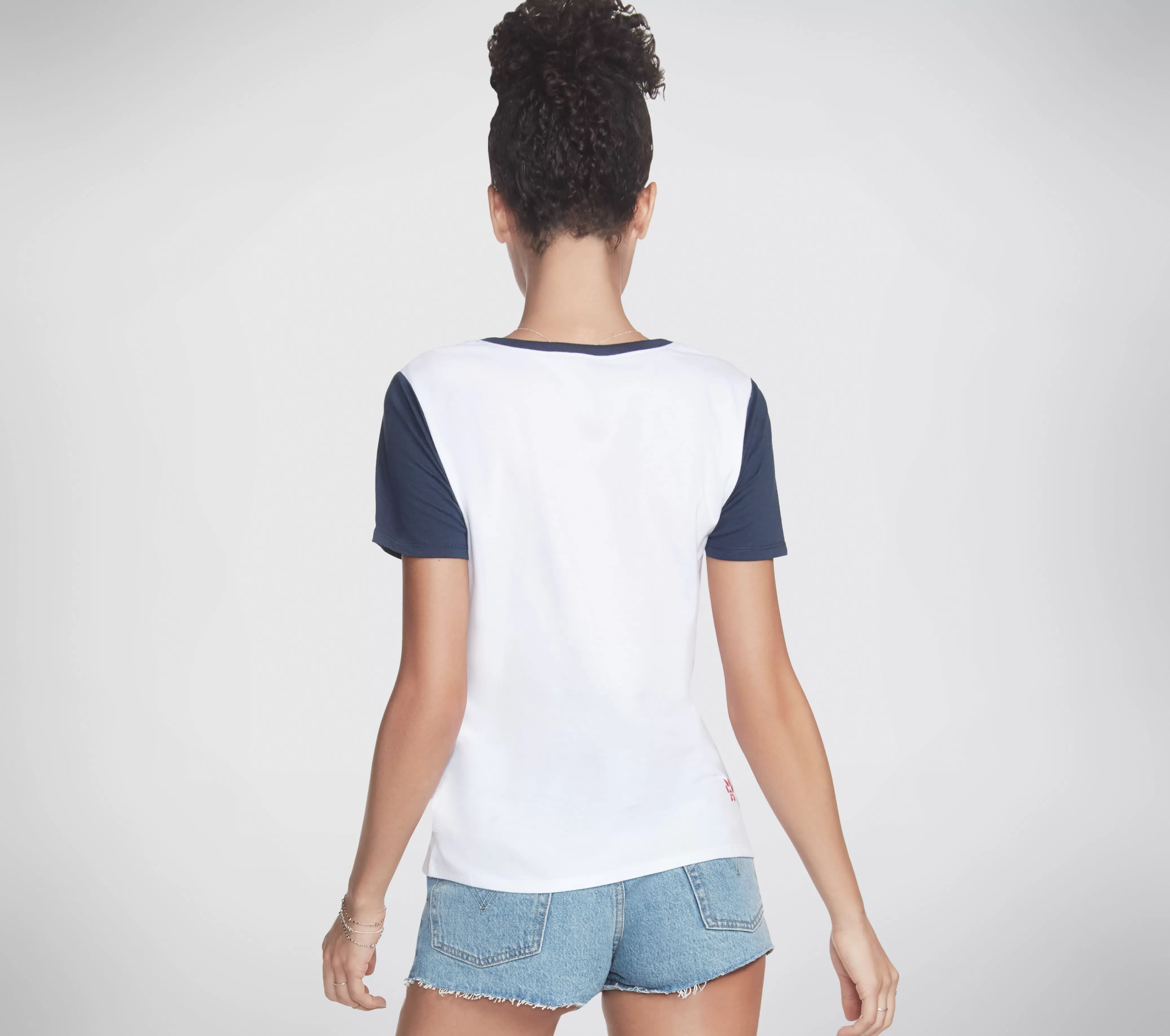 SKECHERS BOBS Apparel Run Walk V Neck Tee Shirt | Mujer Tops Y Partes De Arriba | Tops Y Partes De Arriba