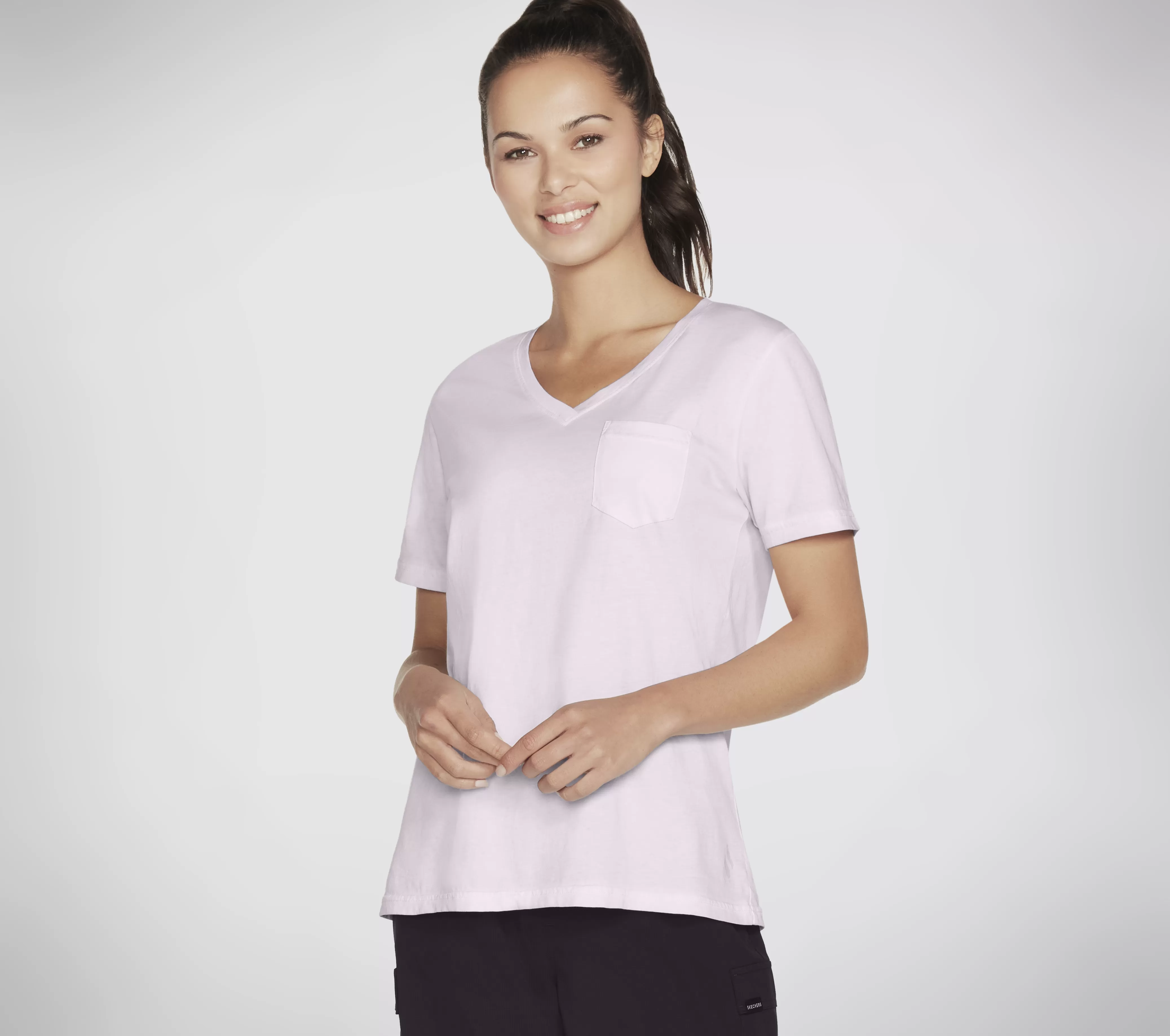 SKECHERS Diamond Wash Hatha V-Neck Pocket Tee | Mujer Tops Y Partes De Arriba | Tops Y Partes De Arriba