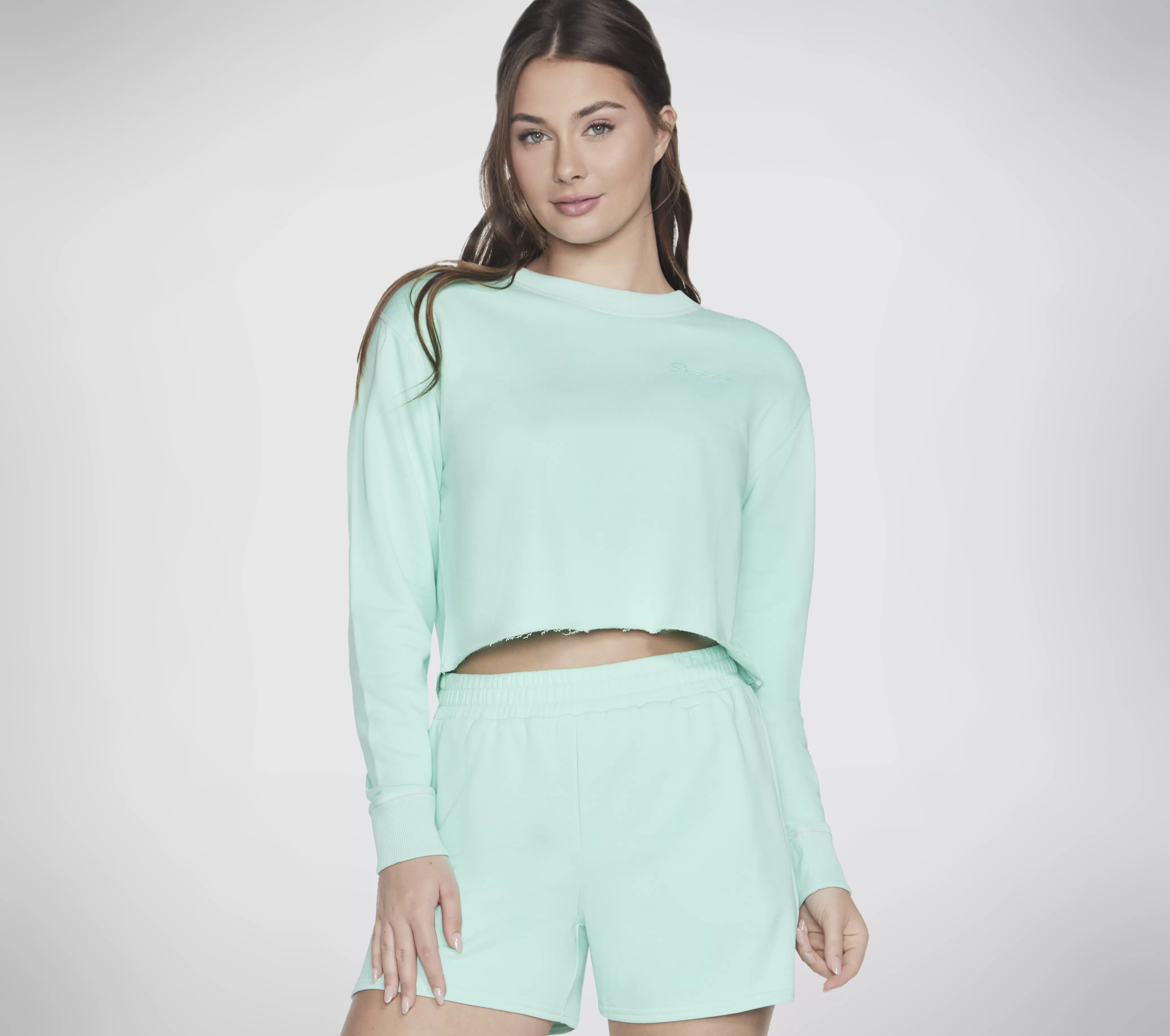 SKECHERS Essential Crop Crewneck | Mujer Tops Y Partes De Arriba | Tops Y Partes De Arriba