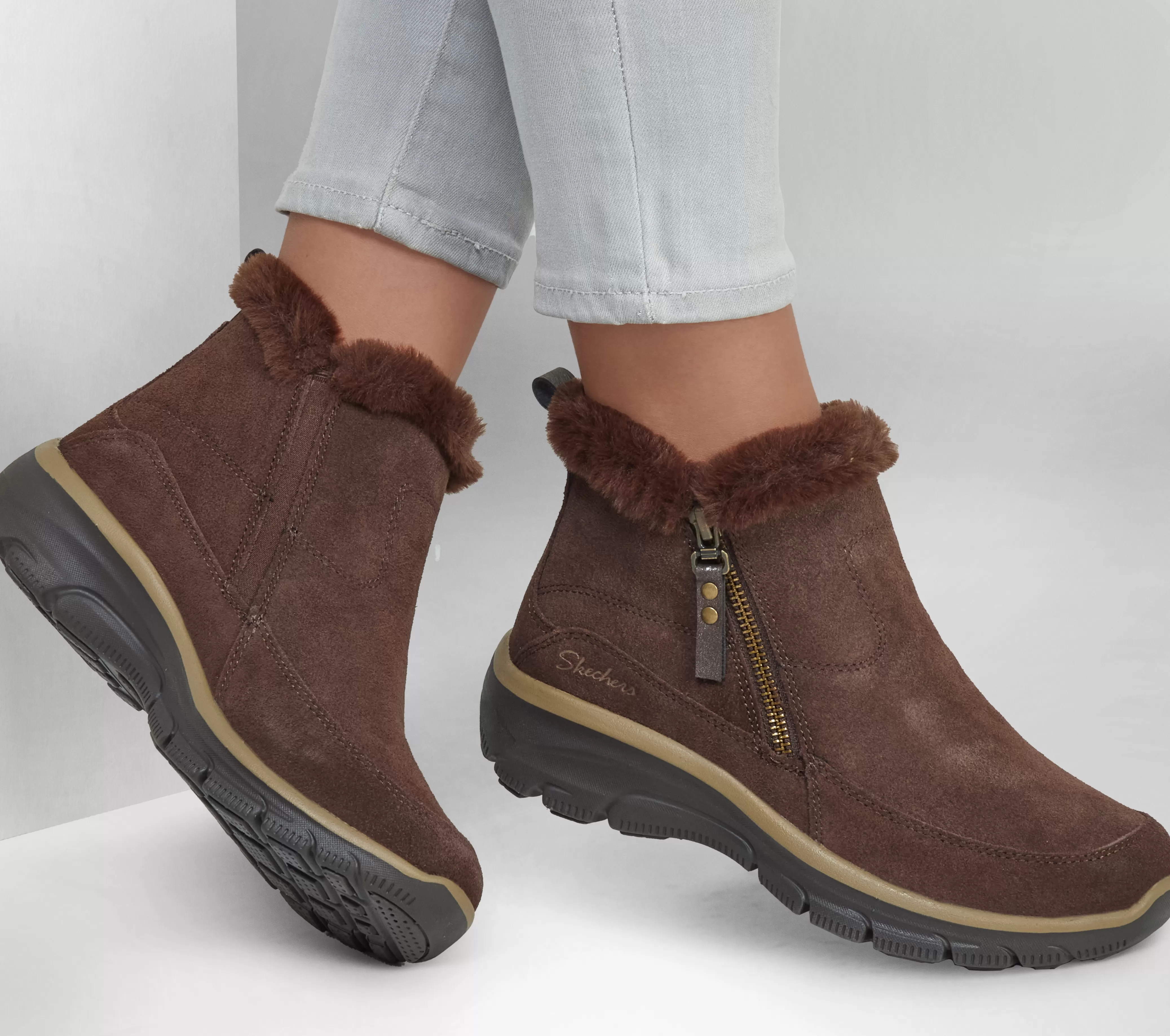 SKECHERS Relaxed Fit: Easy Going - Cool Zip! | Mujer Botas